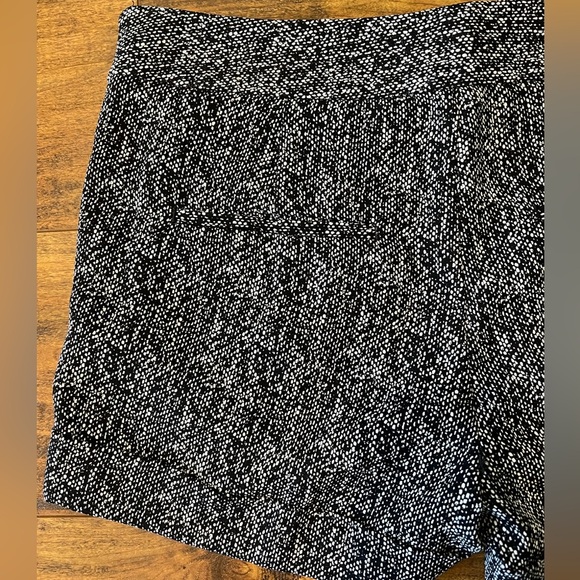 Express Black/White Polyester Shorts Size 0 EUC - Picture 5 of 6